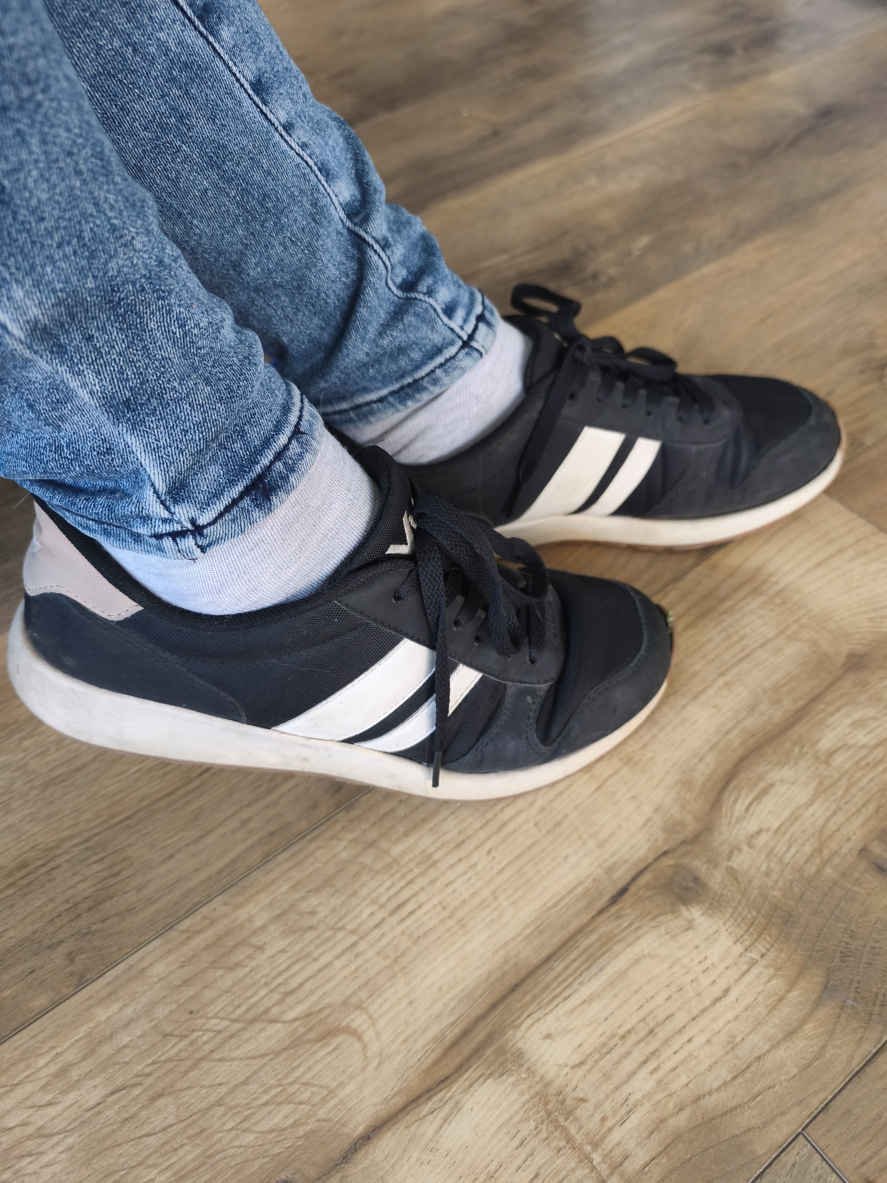Free Feet Pics - SoleVibes_
