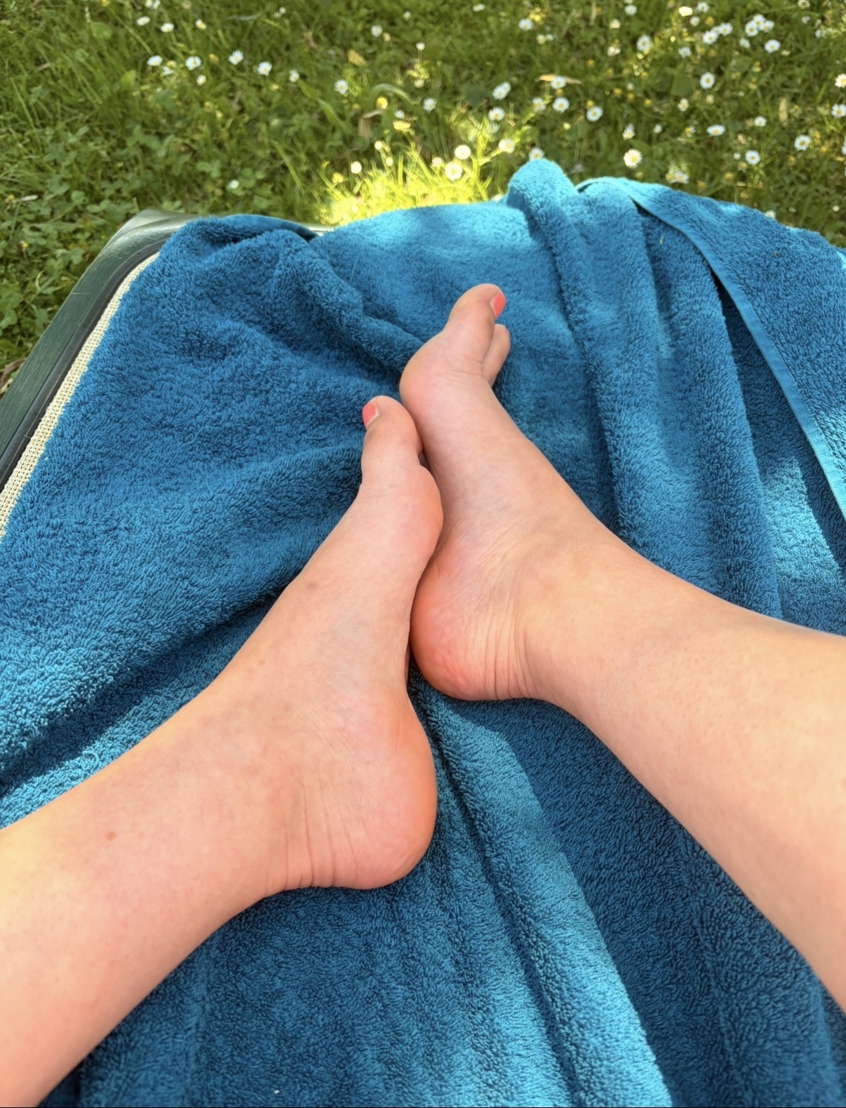 Free Feet Pics - HoneyHeel